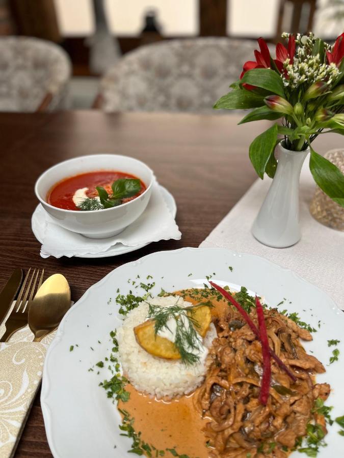Maria Penzion & Restaurant Trenčín Eksteriør billede